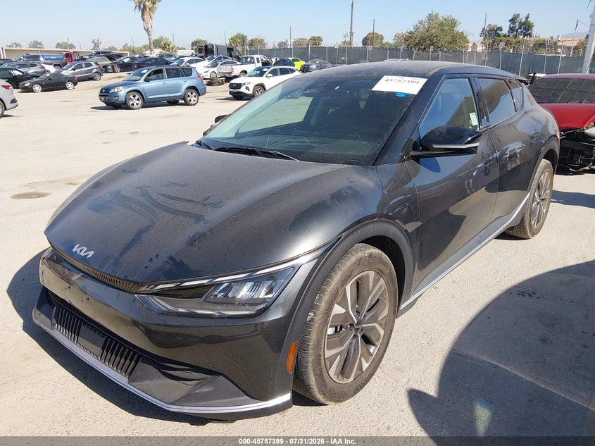 2024 KIA EV6 auction photo 2