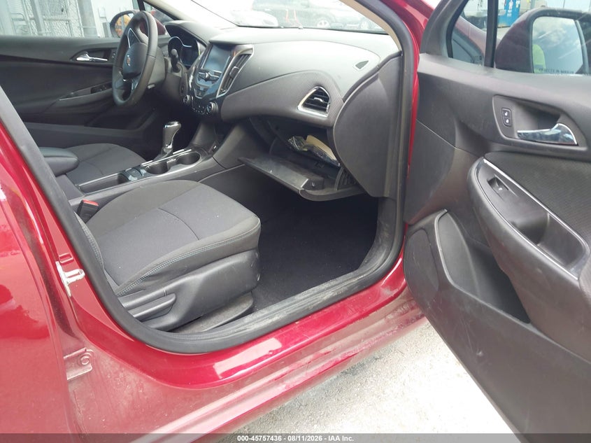 2018 CHEVROLET CRUZE auction photo 5