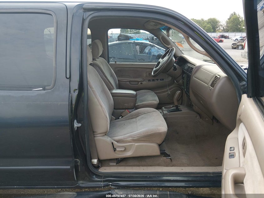 2004 TOYOTA TACOMA auction photo 5
