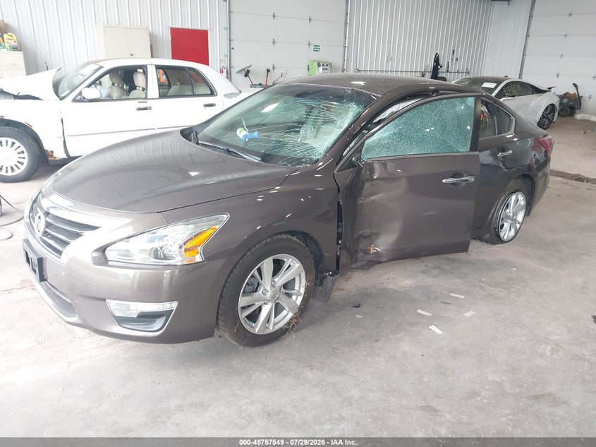 2013 Nissan Altima, Left & Right Side, IAAI, VIN 1N4AL3AP2DN465967 — photo 2