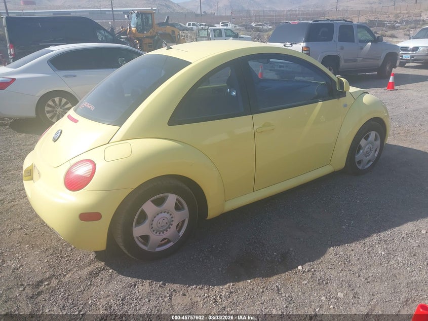 1999 VOLKSWAGEN NEW BEETLE auction photo 4