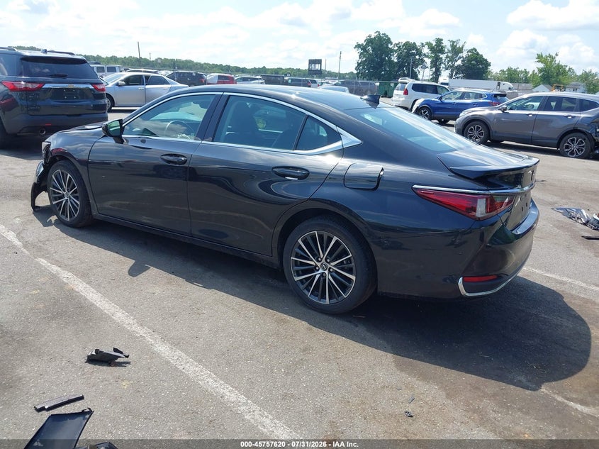 Vin: 58ada1c1xru042341, lot: 46256342, lexus es 300h 20243