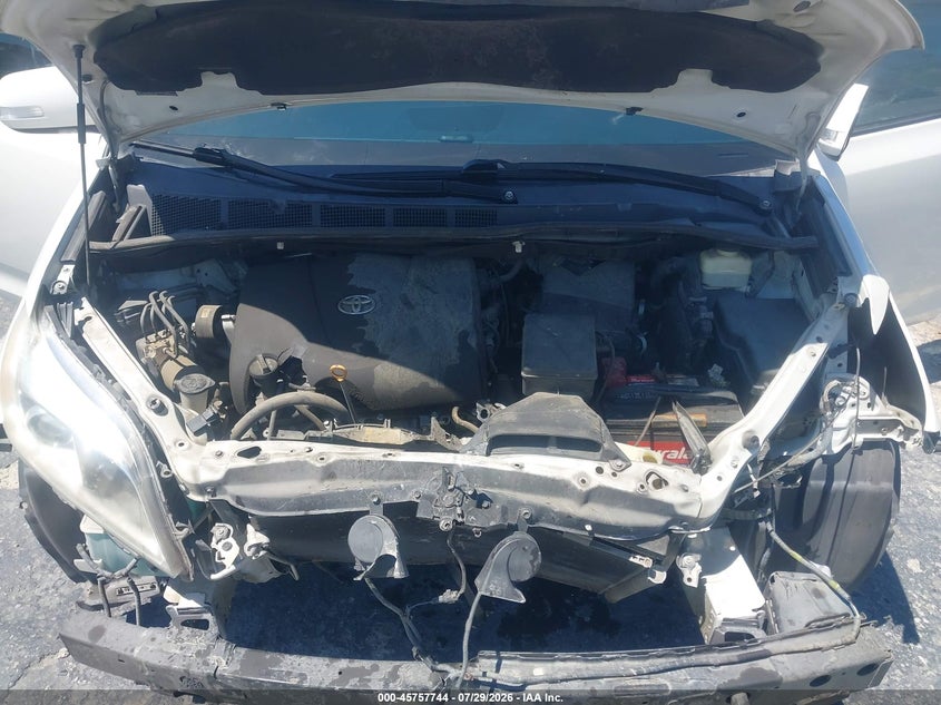 TOYOTA SIENNA - zdjęcie 10