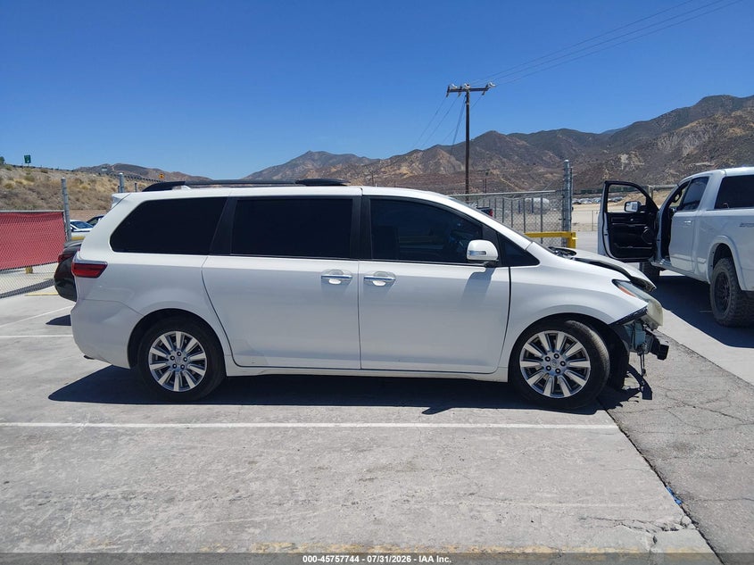 TOYOTA SIENNA - zdjęcie 14