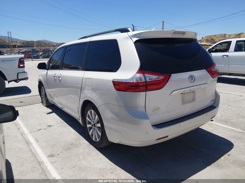 TOYOTA SIENNA - zdjęcie 3