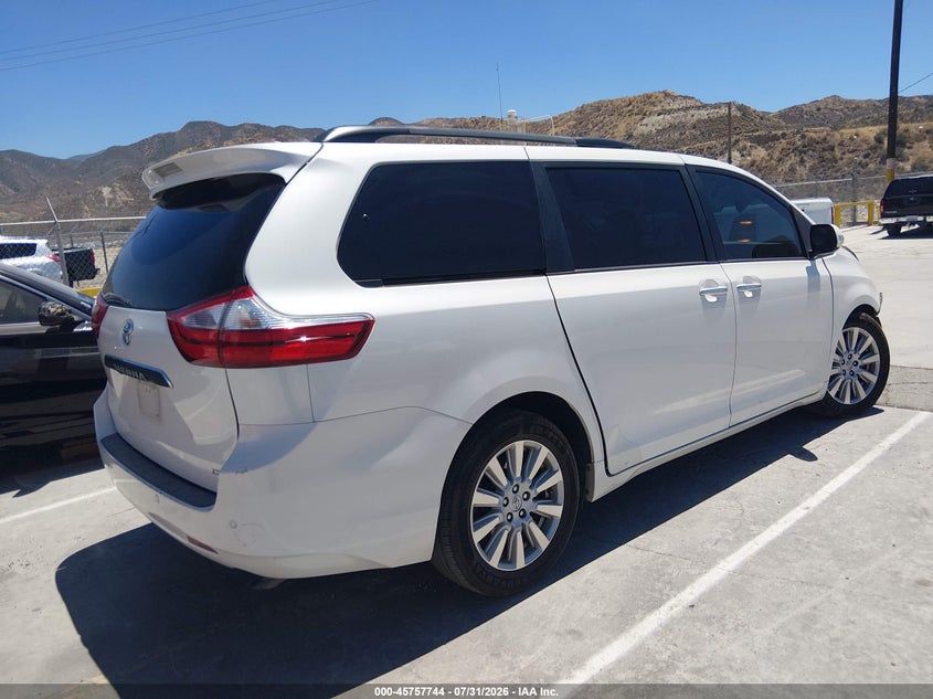 TOYOTA SIENNA - zdjęcie 4