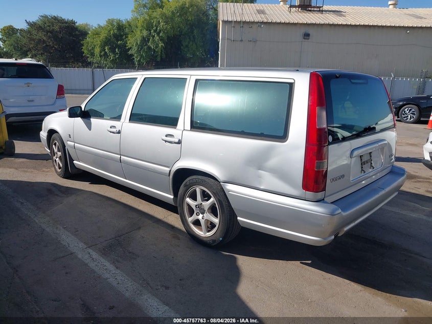 1999 VOLVO V70 auction photo 3