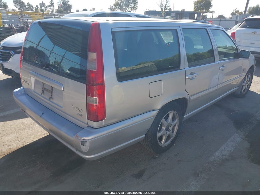 1999 VOLVO V70 auction photo 4
