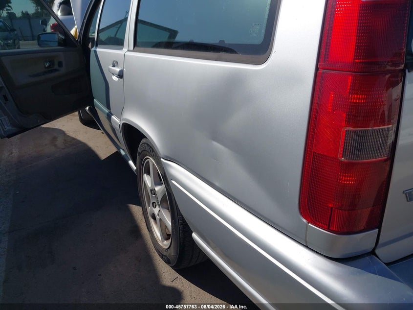 1999 VOLVO V70 auction photo 6