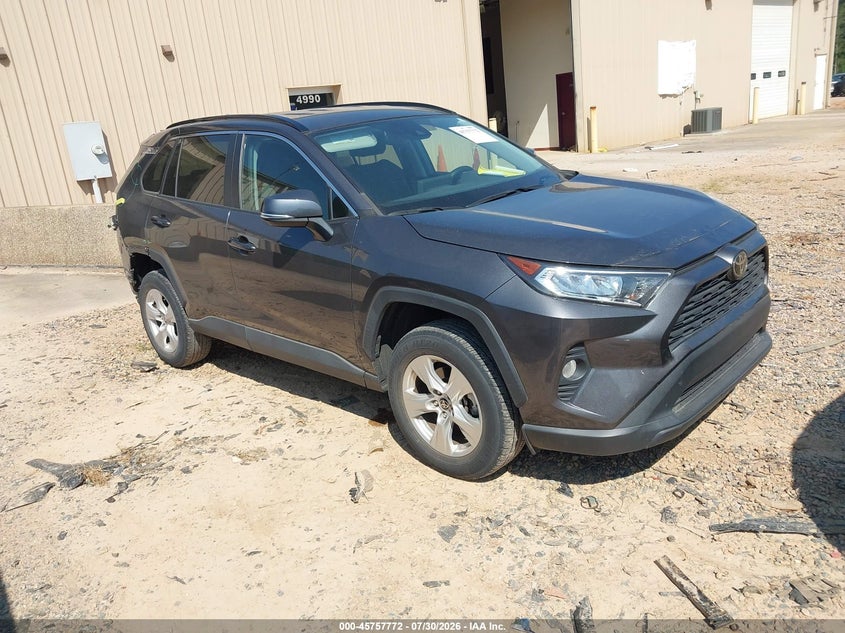 Vin: 2t3w1rfv9mc170682, lot: 46256494, toyota rav4 xle 2021 img_1