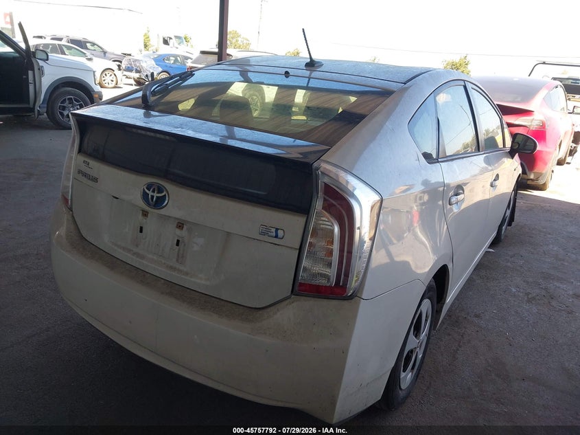 Vin: jtdkn3duxf1933089, lot: 46256514, toyota prius three 20154