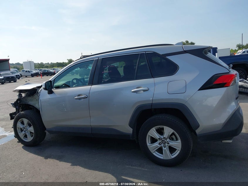 TOYOTA RAV4 - zdjęcie 15