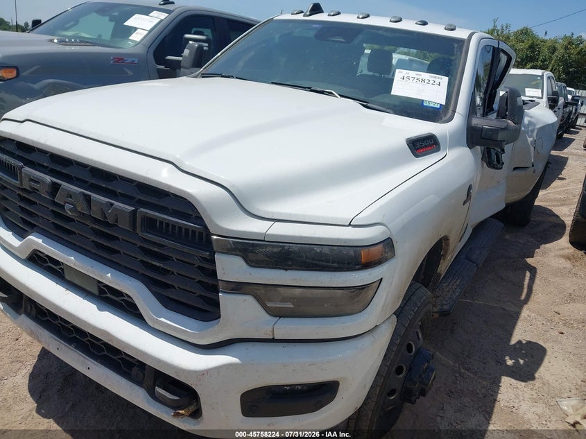 2025 RAM 3500, Оба бока, IAAI, VIN 3C63RRHL4SG521833 — фото 2