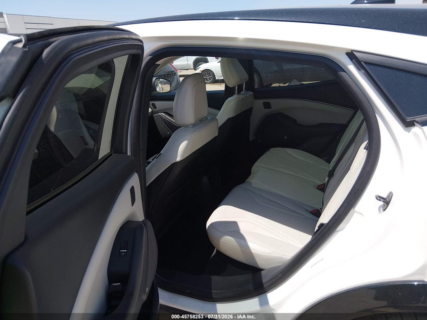 2021 FORD MUSTANG MACH-E auction photo 8