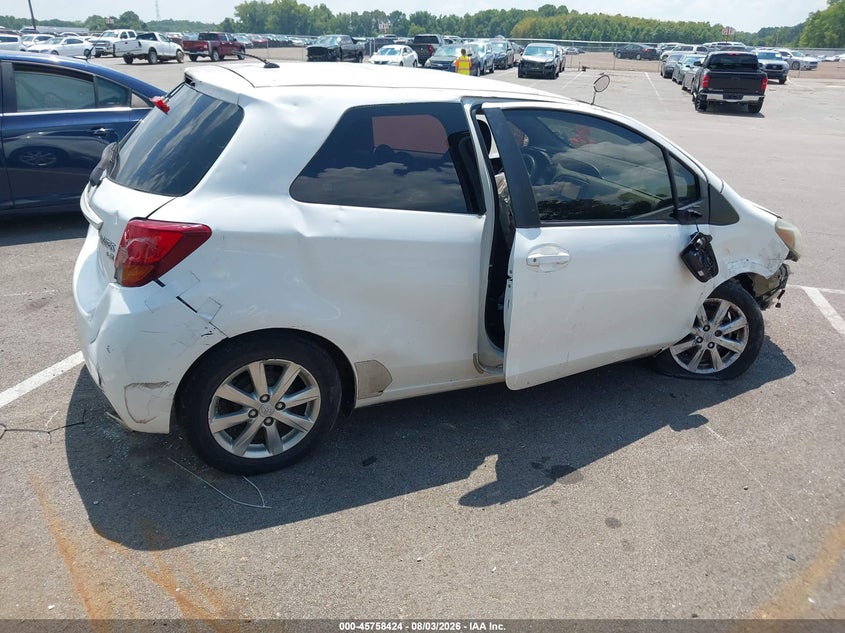 2015 TOYOTA YARIS — zdjęcie 4