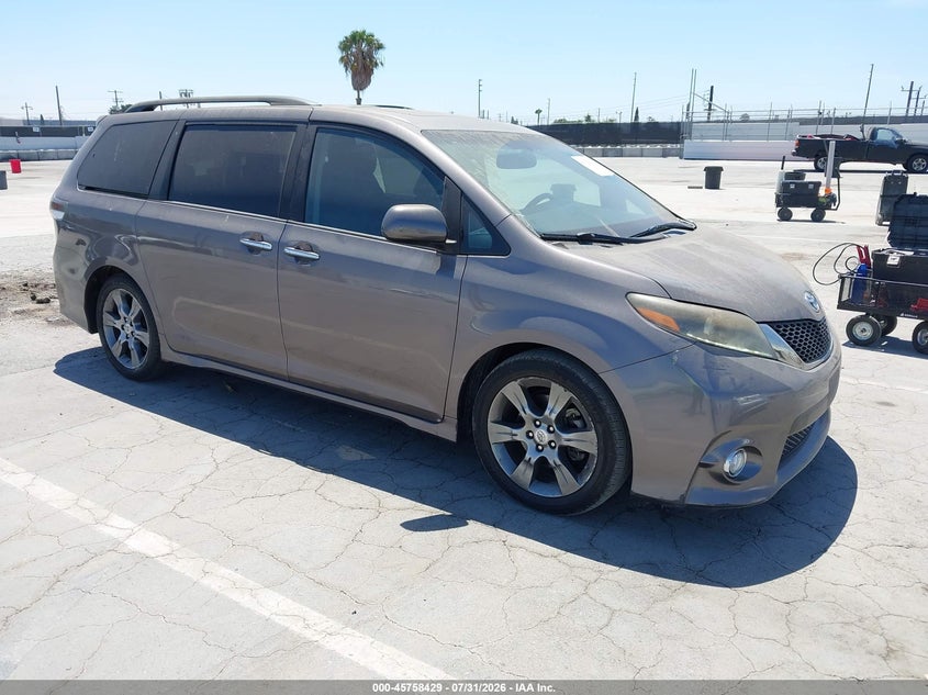 Vin: 5tdxk3dc5fs664735, lot: 46257151, toyota sienna se 8 passenger 2015 img_1