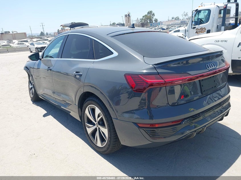 Vin: wa1baage9rb063607, lot: 46257187, audi q8 e-tron s line premium quattro 20243