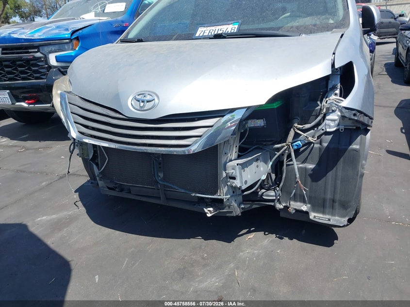 2014 TOYOTA SIENNA VAN 3.5L V-6 DOHC, VVT, 266HP