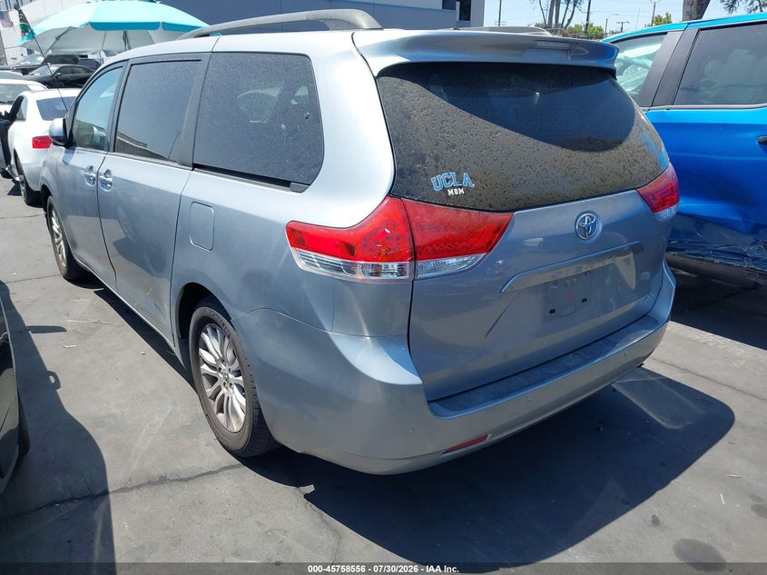 2014 TOYOTA SIENNA VAN 3.5L V-6 DOHC, VVT, 266HP