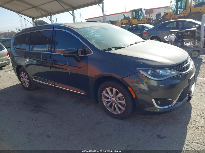 Vin: 2c4rc1bg6jr120360, lot: 46257375, chrysler pacifica touring l 2018 img_1