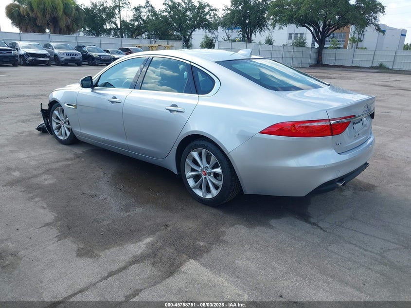 Vin: sajbj4fxxlcy86317, lot: 46257473, jaguar xf 25t premium awd automatic 20203