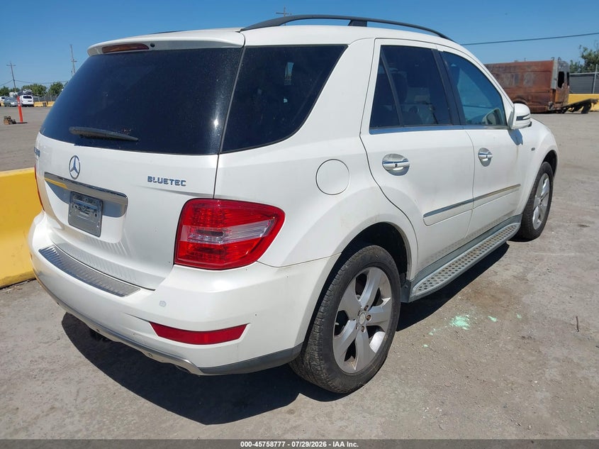 2011 MERCEDES-BENZ ML 350 BLUETEC auction photo 4