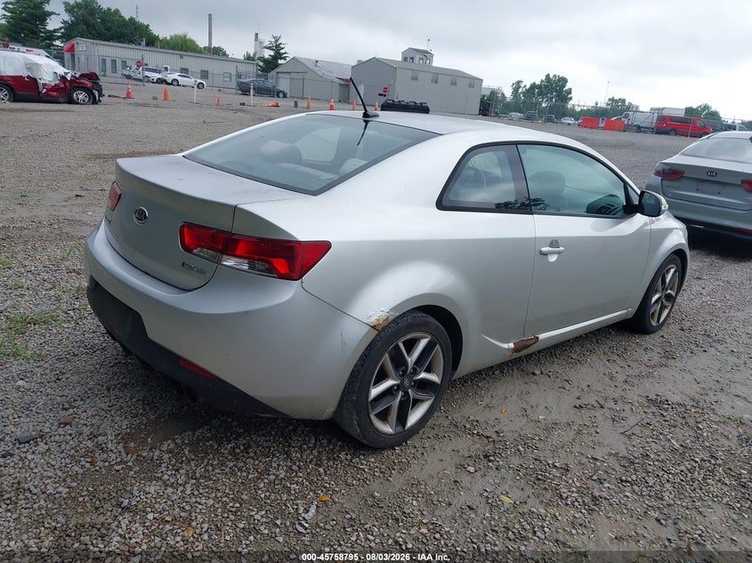 2010 KIA FORTE KOUP auction photo 4