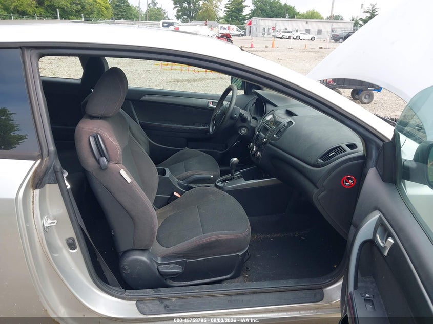 2010 KIA FORTE KOUP auction photo 5