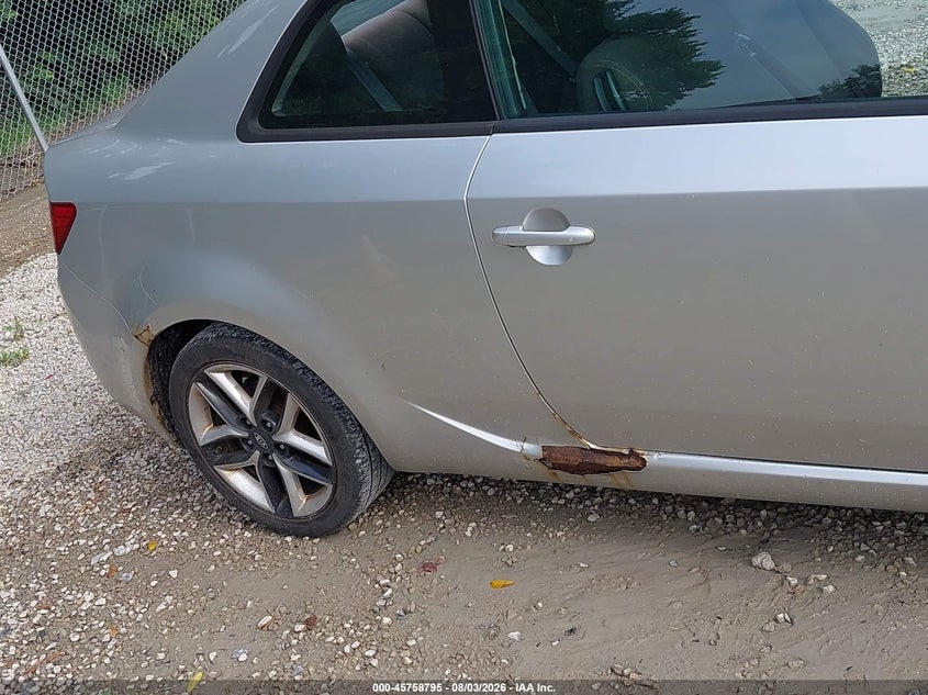 2010 KIA FORTE KOUP auction photo 6