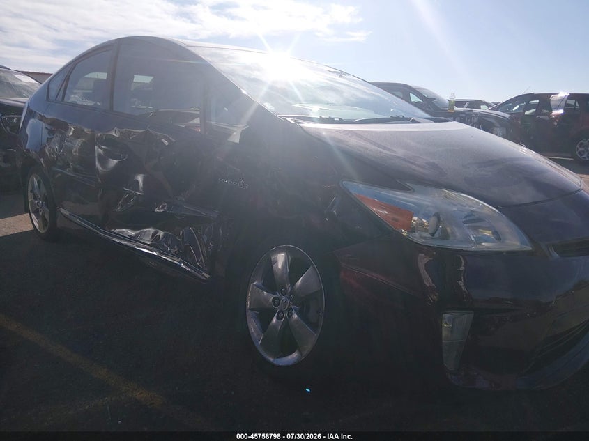 Vin: jtdkn3du9d5620119, lot: 46257520, toyota prius three se 2013 img_1