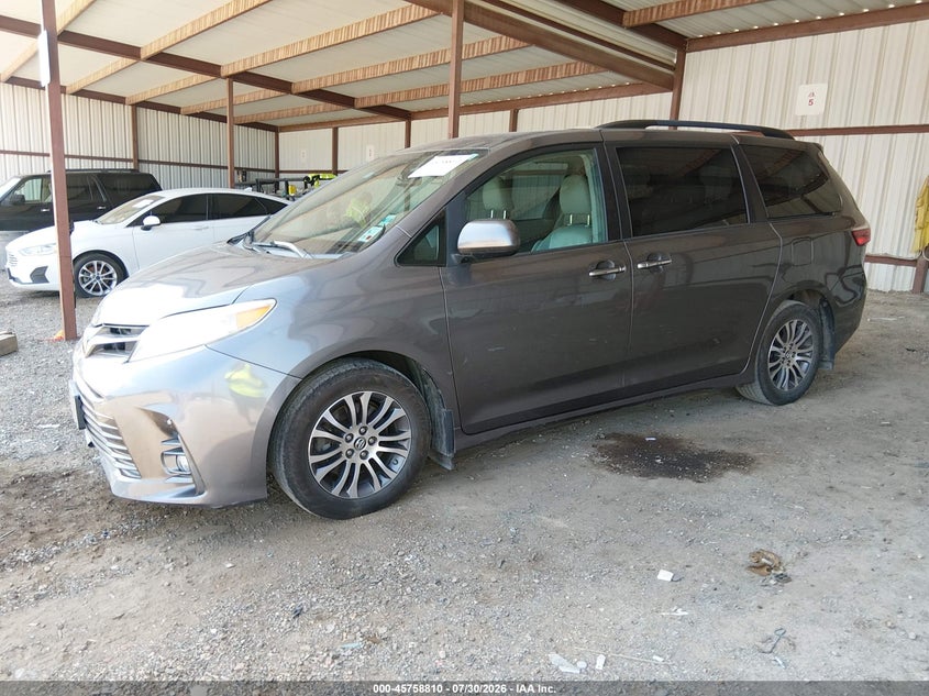 Vin: 5tdyz3dc0js933541, lot: 46257532, toyota sienna xle 8 passenger 20182