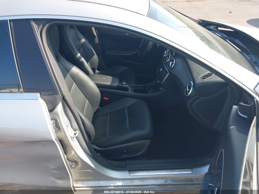 2015 MERCEDES-BENZ CLA 250 — zdjęcie 5