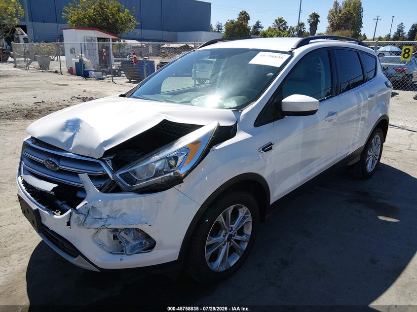 Vin: 1fmcu0gdxhue74712, lot: 46257557, ford escape se 20172