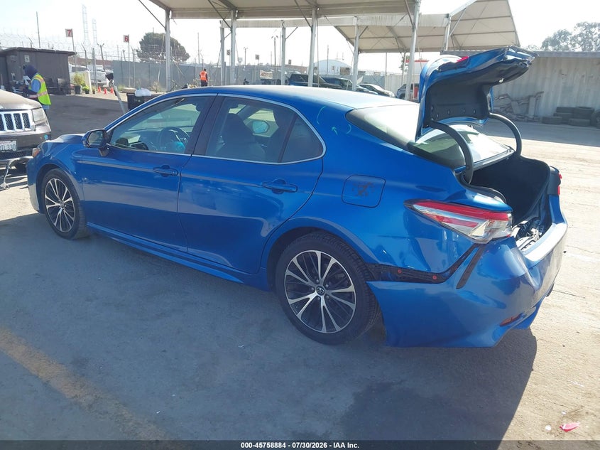 2018 TOYOTA CAMRY auction photo 3