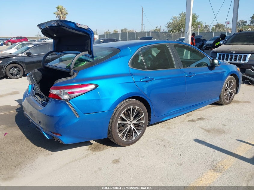 2018 TOYOTA CAMRY auction photo 4