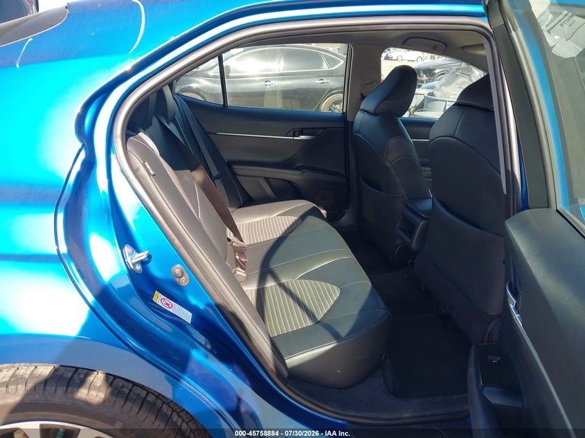 2018 TOYOTA CAMRY auction photo 8