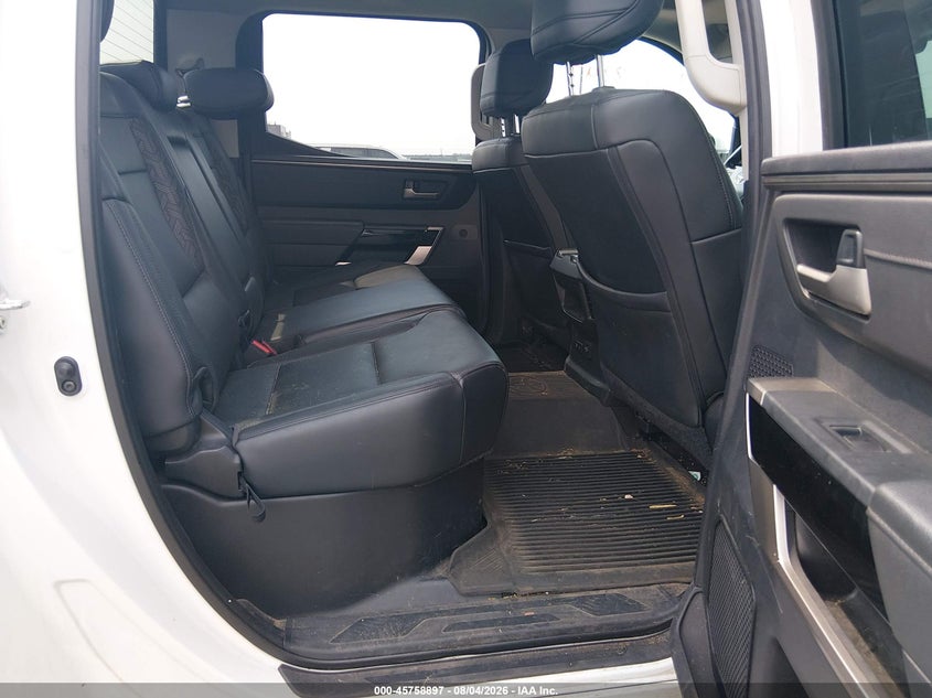 TOYOTA TUNDRA - zdjęcie 8