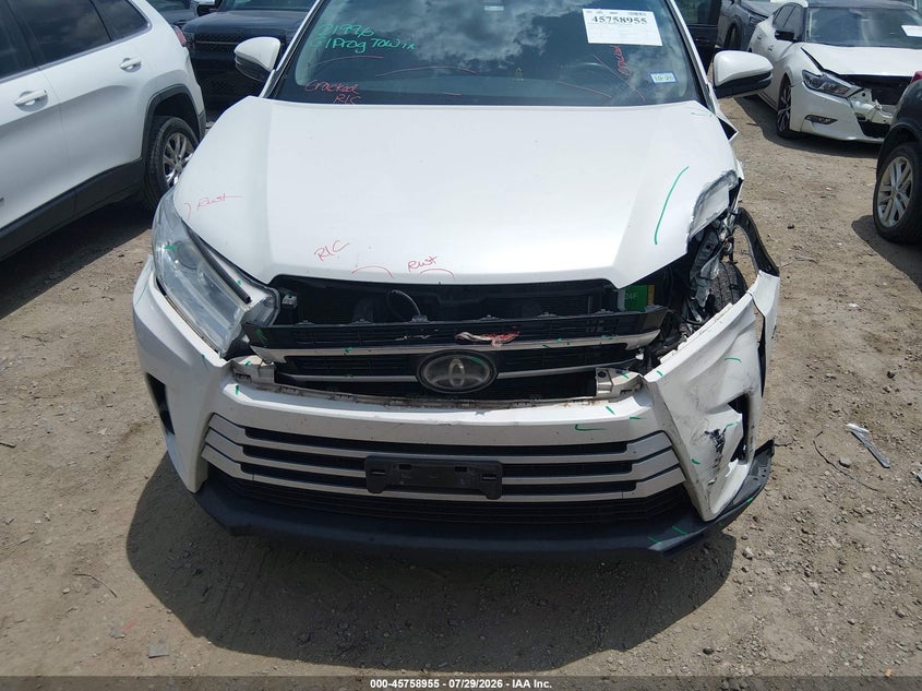 TOYOTA HIGHLANDER - zdjęcie 13