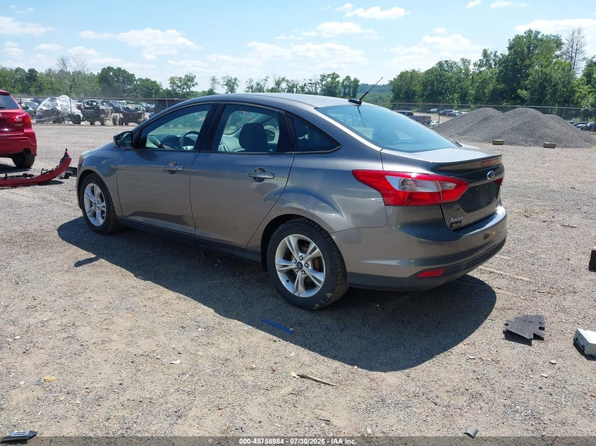 Vin: 1fadp3f2xel450483, lot: 46257706, ford focus se 20143