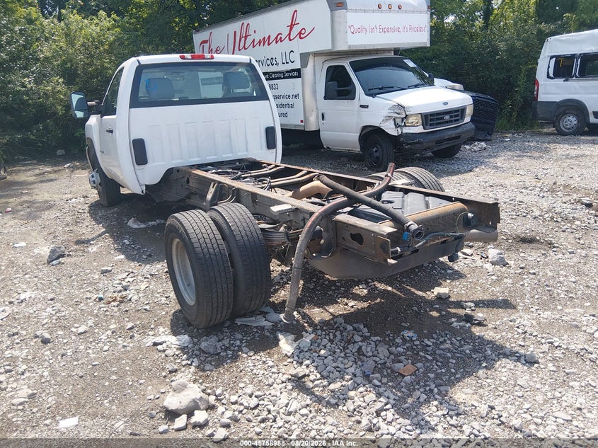 2013 CHEVROLET SILVERADO 3500HD CHASSIS auction photo 3