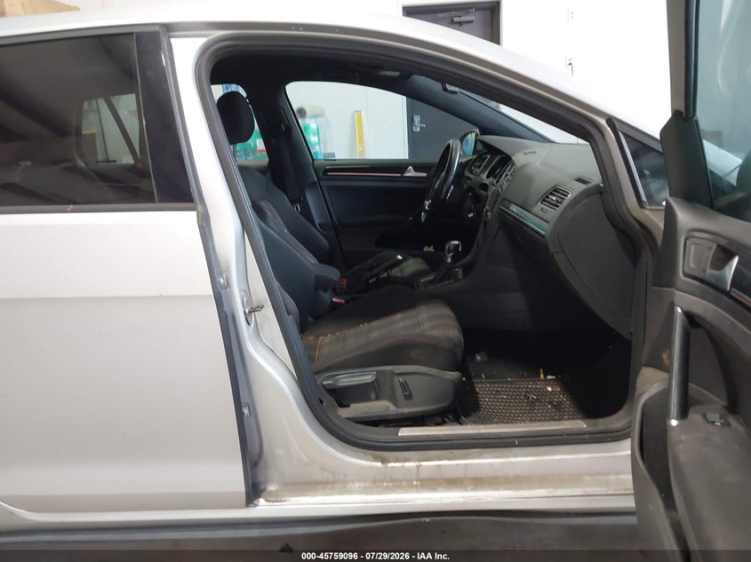 2016 VOLKSWAGEN GOLF GTI auction photo 5