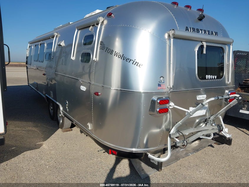 2021 AIRSTREAM FLYING CLOUD auction photo 3