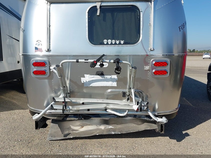 2021 AIRSTREAM FLYING CLOUD auction photo 6