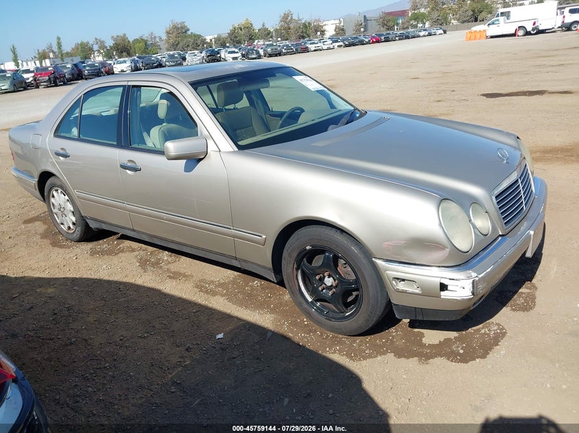 1999 MERCEDES-BENZ E 320 auction photo 1