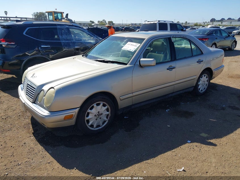 1999 MERCEDES-BENZ E 320 auction photo 2