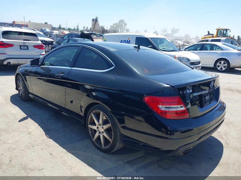 Vin: wddgj4hb8fg436402, lot: 46258013, mercedes-benz c 250 20153