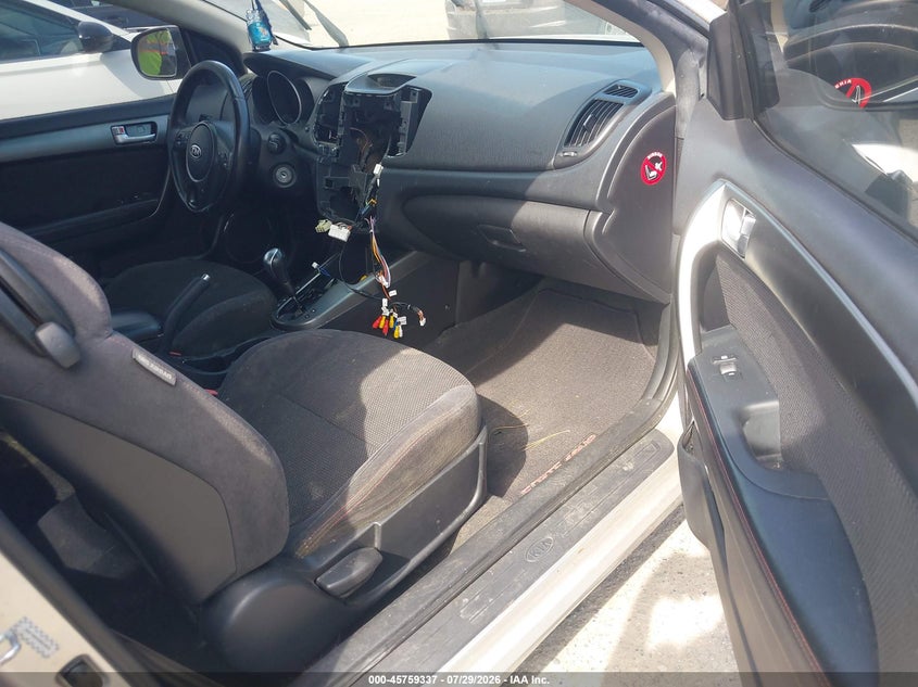 2010 KIA FORTE KOUP auction photo 5