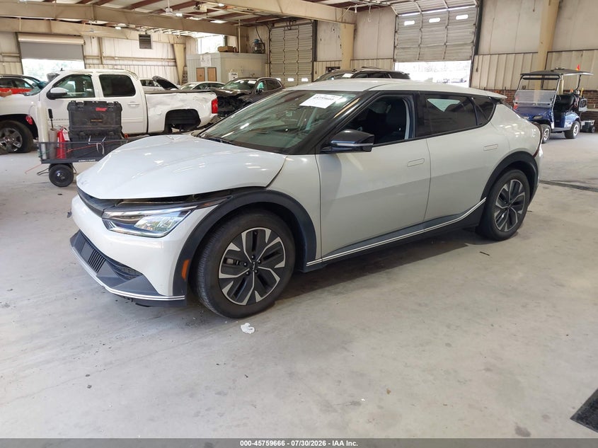 2024 KIA EV6 auction photo 2