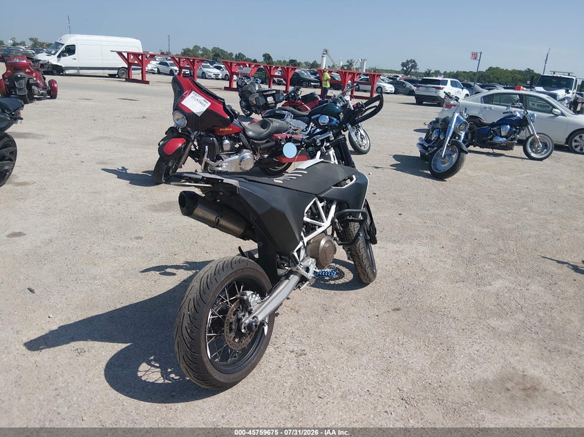 2018 HUSQVARNA SUPERMOTO 701 auction photo 4