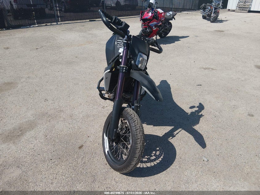 2018 HUSQVARNA SUPERMOTO 701 auction photo 5